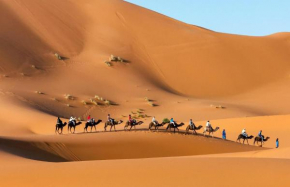 Luxury trek desert camp